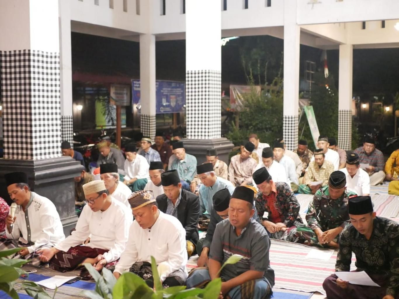 MALAM TIRAKATAN