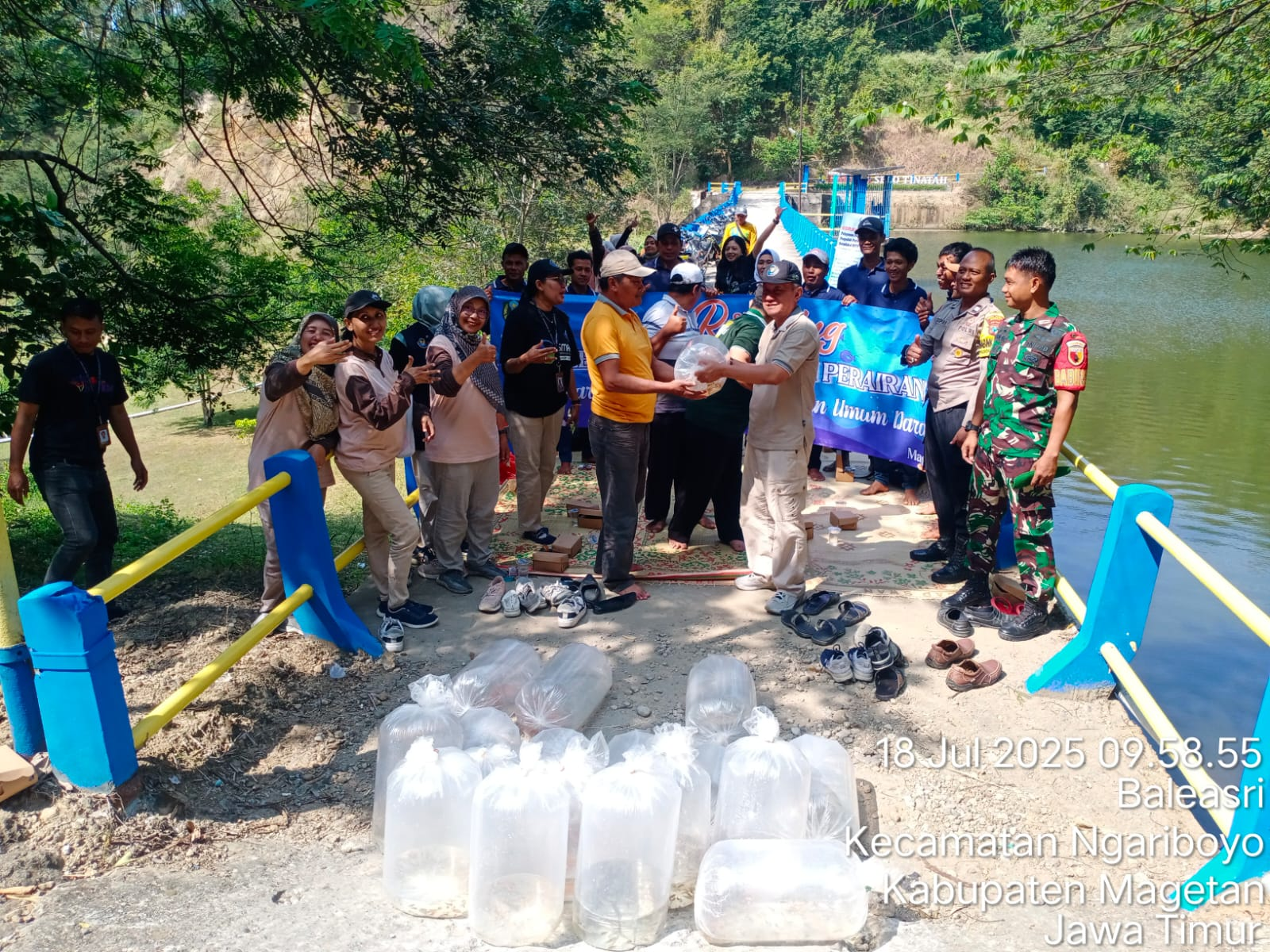 PENABURAN BENIH IKAN DI EMBUNG SELOTINATAH